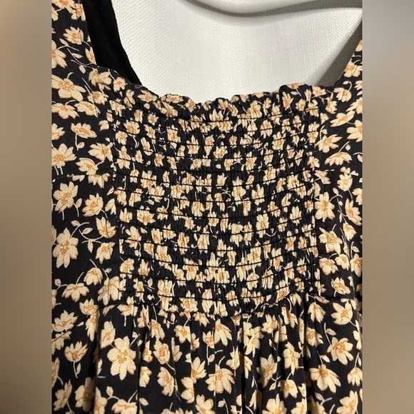 Urban Outfitters Tea Time Black and Yellow Floral Plunging Romper XS - Picture 9 of 15